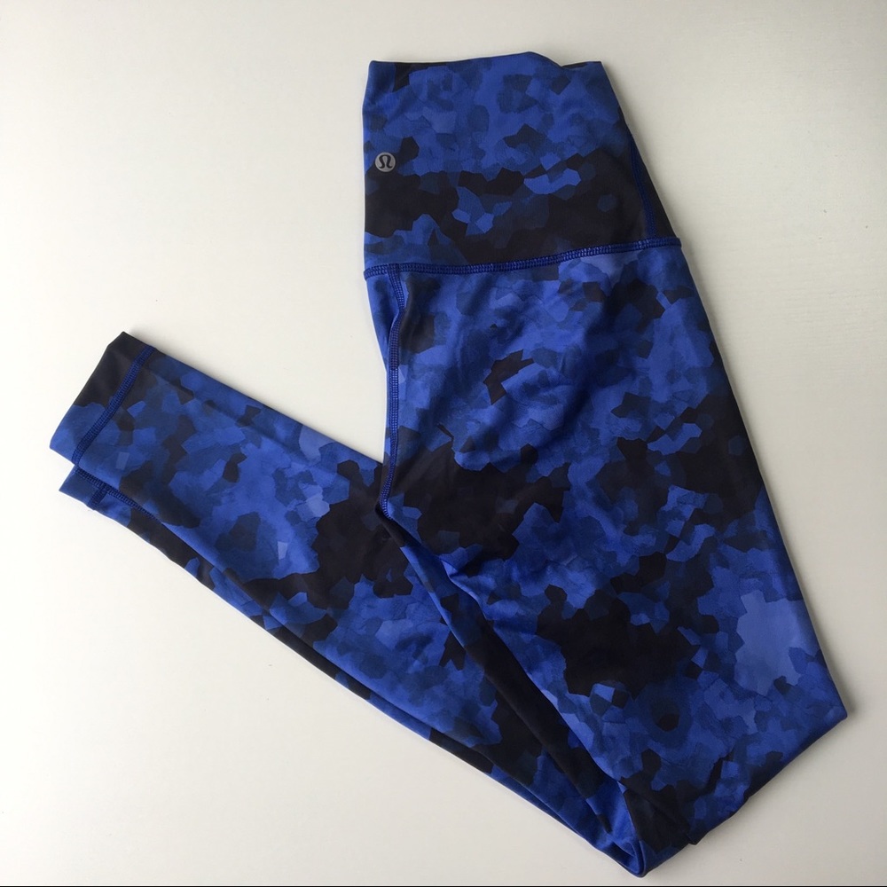 Lululemon - blue/black camouflage print